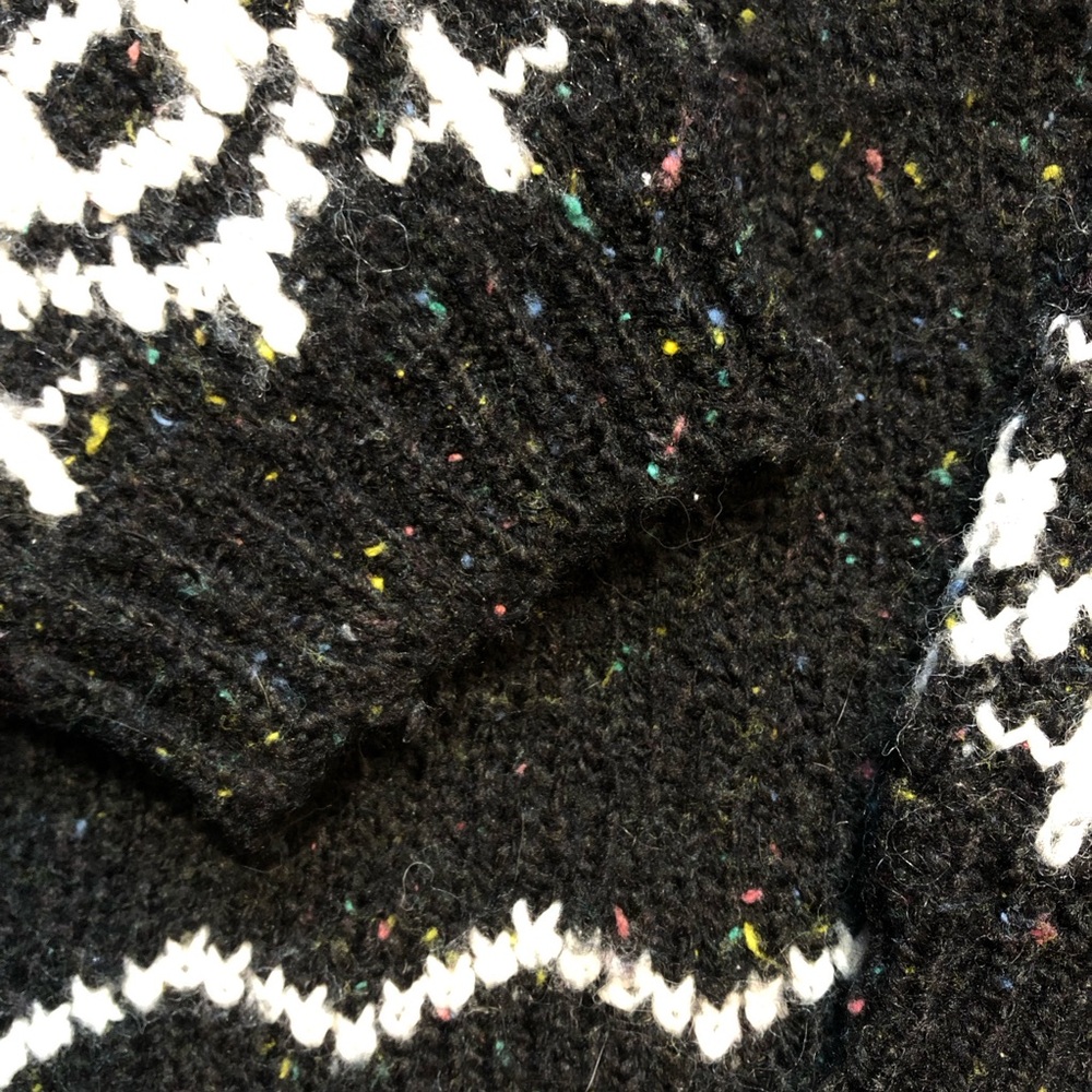 Vintage Black and White Patterned Knit Sweater - Picture 11 of 17